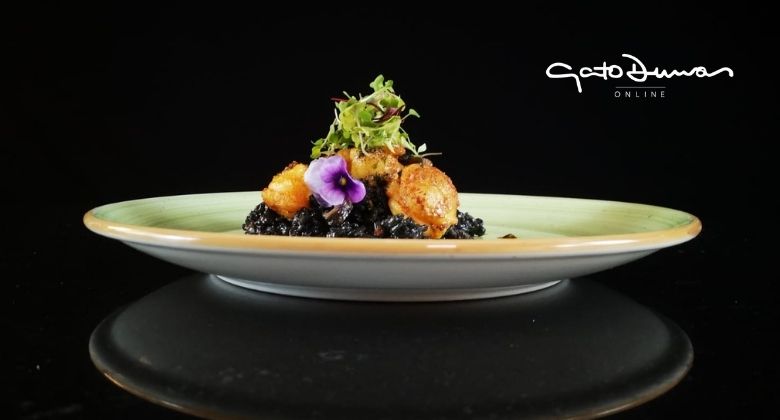 Arroz negro con langosta